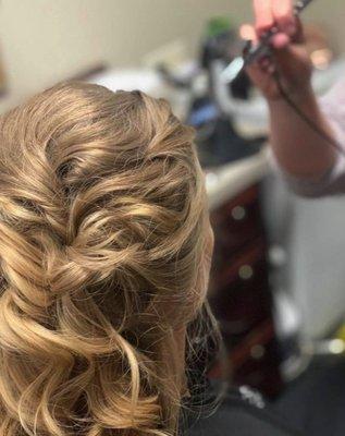 We love individualizing that special look to enhance YOUR natural features for the most precious day!