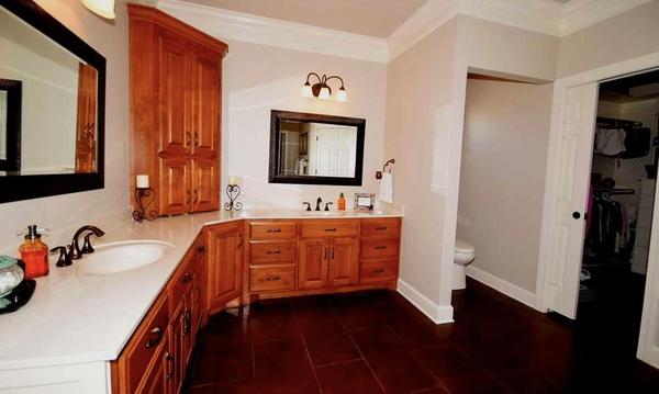 Tracy Thomas-RE/MAX Elite