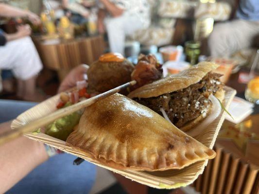 Yelp Lexington Elite Event - Flamingo Sign at Lost Palm