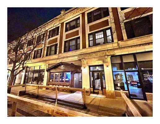 Lincoln Square Taproom. 4721 N Lincoln Ave, Chicago, IL .Cool.