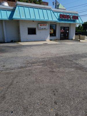 Looks like a little hole in the wall...don't let that scare you