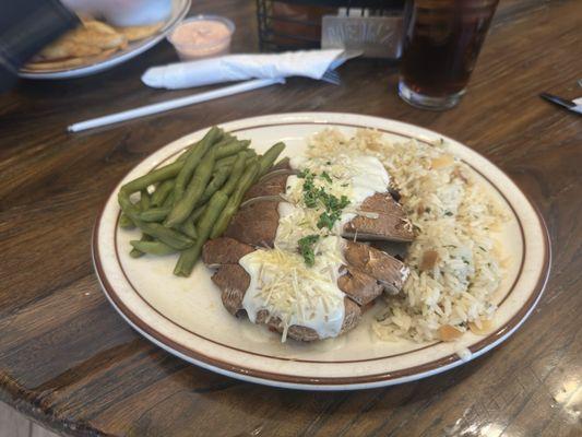 Portobello mushroom chicken (no swiss) with green beans and rice pilaf