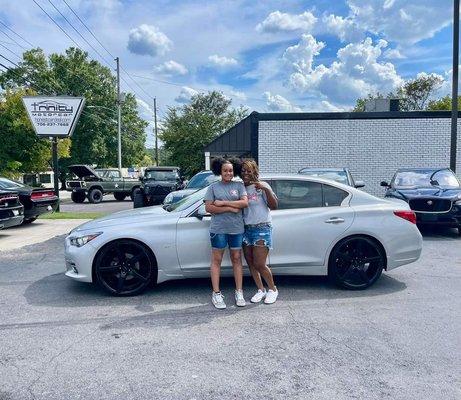 GREAT GROUO OF GUYS! THEY WORK HARD TO GET YOU GOING! VERY FRIENDLY, VERY PROFESSIONAL! HIGHLY RECOMMEND!