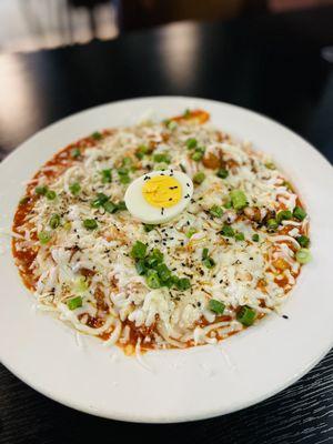 Mmmmmm..the scrumptious Rosé Tteokbokki with mozzarella cheese!