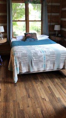 Comfortable room that felt rustic, clean and offered beautiful views of the mountains and forest.