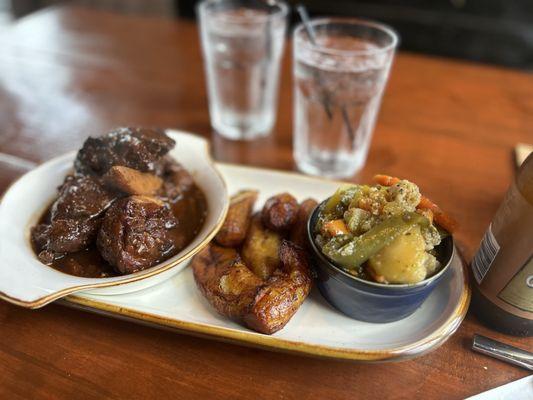 Brown chicken, plantains and mixed veggies!