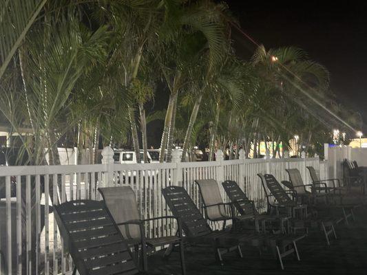 Sunshine Inn & Suites