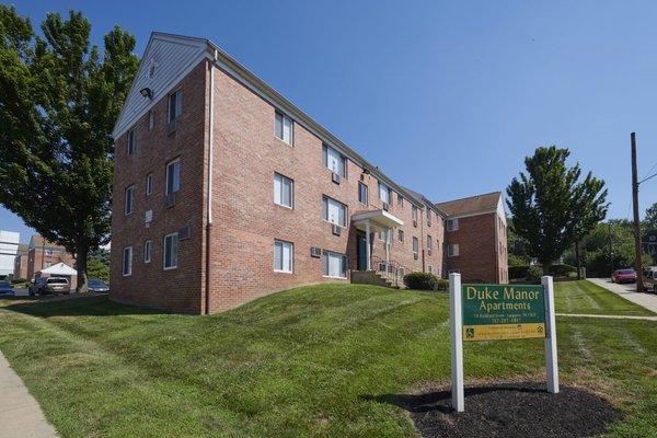 Duke Manor Apts