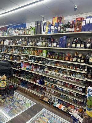 Heros liquor and market