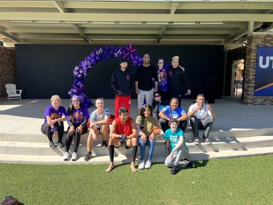 Women self defense at UTA for Domestic Violence Month