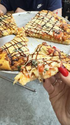 Caprese pizza