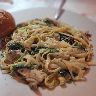 Chicken fettuccine alfredo