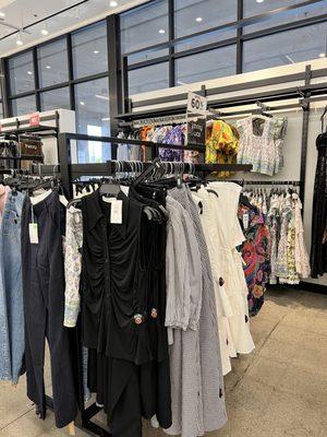 Bloomingdale's Outlet