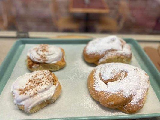 Cinnamon Rolls & Pan de Mayorca