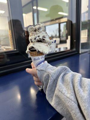 A very generous scoop for the kids. Vanilla with Oreo
