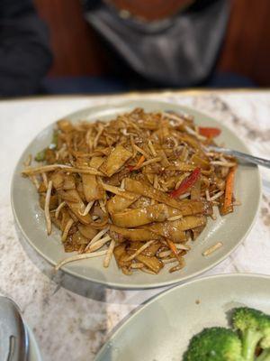 Flat Noodle Chow Mein
