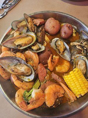 Green Mussels and Headless Shrimp Boil