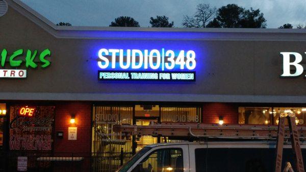 Signs & Graphics by Leo