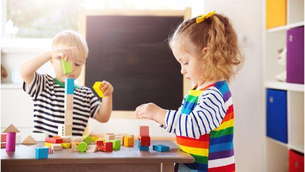 Toddlers in fun and immersive block games