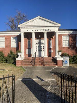 Mullins Library