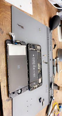 Mando’s phone tech