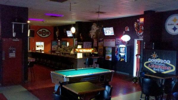 Legends Sports Bar & Grill