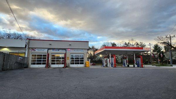 Montgomery Mall Exxon