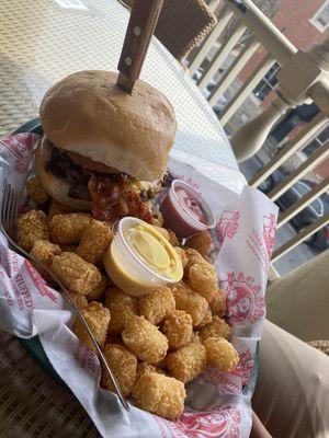 Macado's