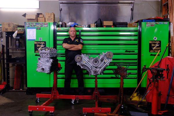 Specializing in engine and transmission replacement.