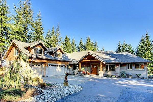 SOLD! This NW Contemporary home in Ravensdale with 4 bedrooms, 3.5 baths on 5+ acres!