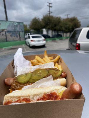 Hot dog with everything, Chili dog with everything