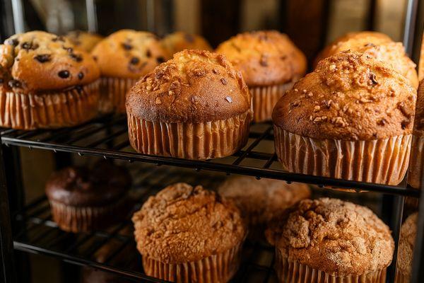 MUFFINS!Butterscotch Breeze is swirling with buttery sweetness, a splash of Hawaiian Salted Caramel, and a rich butterscotch-caramel drizzle
