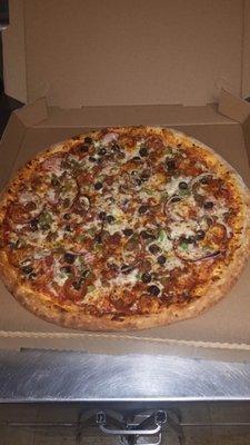 16" Supreme Pizza