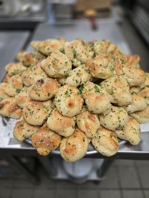 Garlic knots