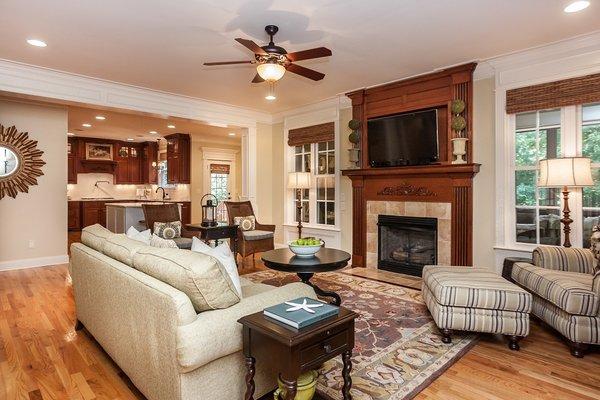 Laurie Howell - HomeTowne Realty