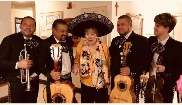 Moms 81st Birthday - wonderful time w the Mariachis