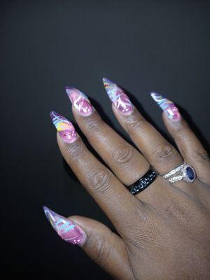 That nails are giving.