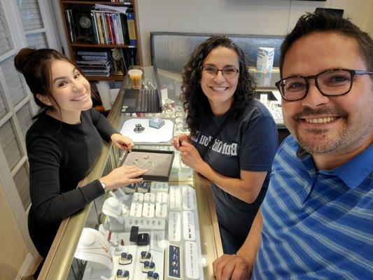 Had a great experience. My girlfriend loved the bracelet the jewelrers helped me pick.