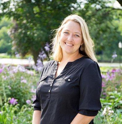 Melinda Stuart, Owner, SMM-C specializes in helping clients downsize and move with compassion and dignity.