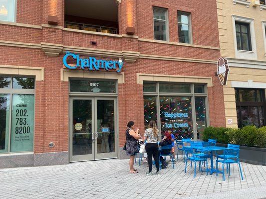 Good vibes and great ice cream!