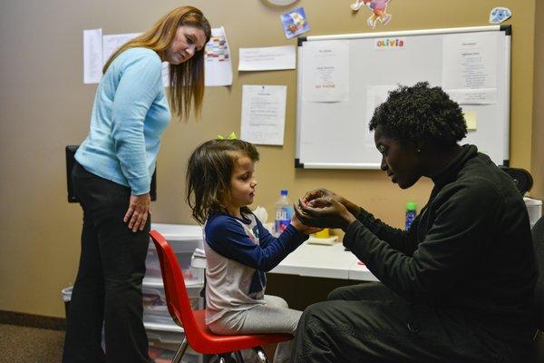 A Hopebridge BCBA overseeing a kiddo's ABA therapy with their RBT.