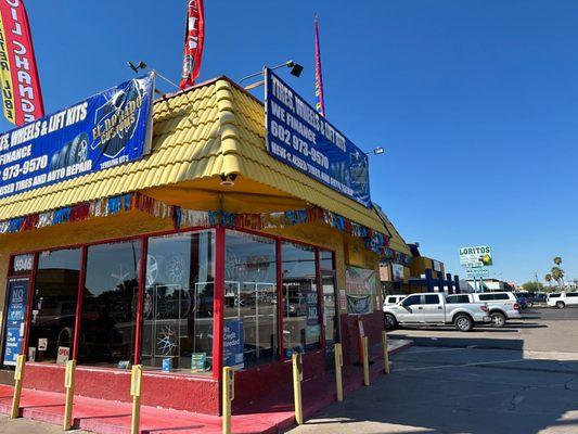 Llantera El Dorado "El Dorado Customs"