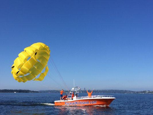 Fly 1,000ft above lake Washington with the ParasailKirkland.com Crew :-)