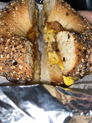 Everything Bagel w/ bacon, egg n' cheese