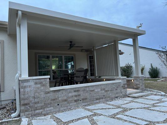 Insulated Aluminum Patio Cover with a Privacy Wall