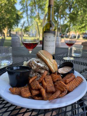 Round Lake Vineyards & Winery