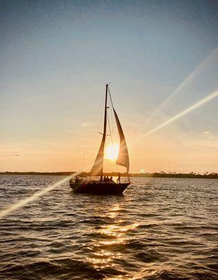 Travelin Light Sailing