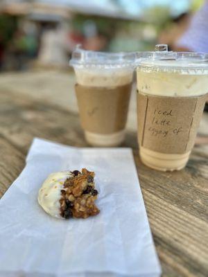 Iced lattes and oatmeal Cookie