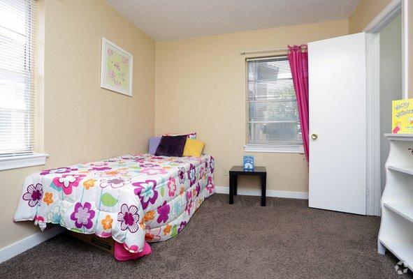 Estancia Hills Apartments