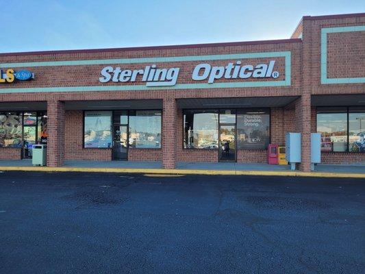 Store front plenty of parking, no stairs.